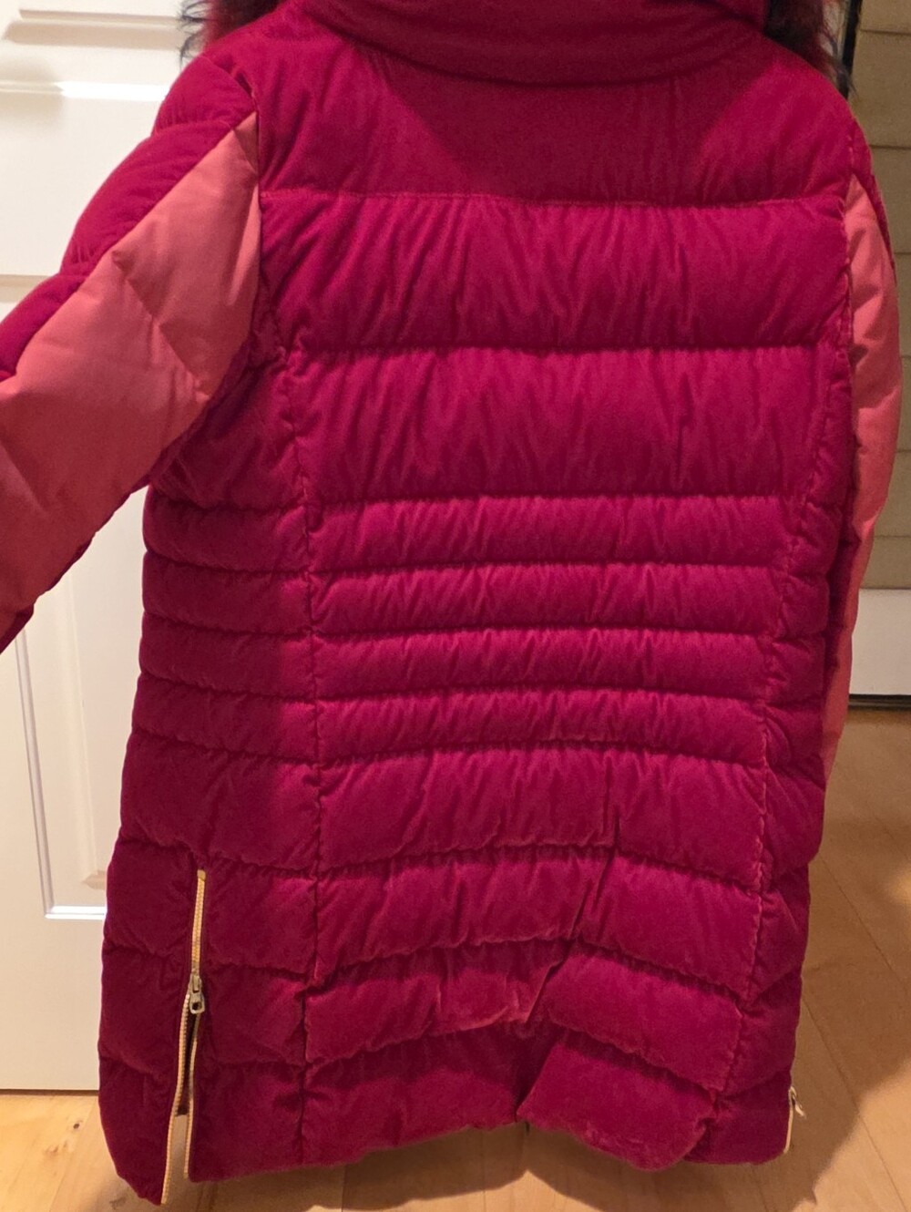 Elie Tahari Ruby Red Quilted Puffer Coat with Faux-Fur Trim - Picture 4 of 7